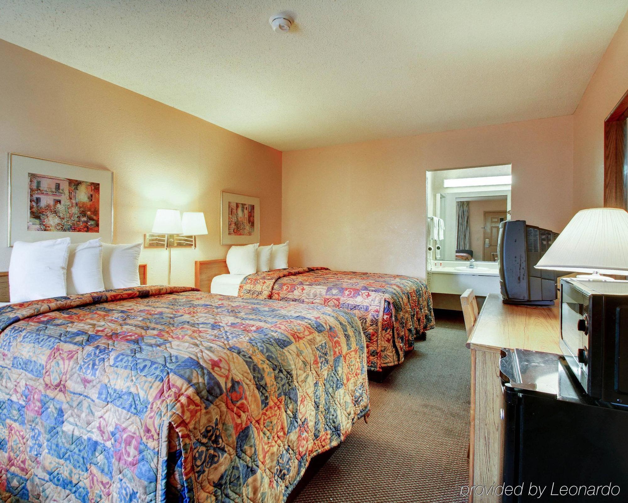 Econo Lodge North 里奇兰 外观 照片