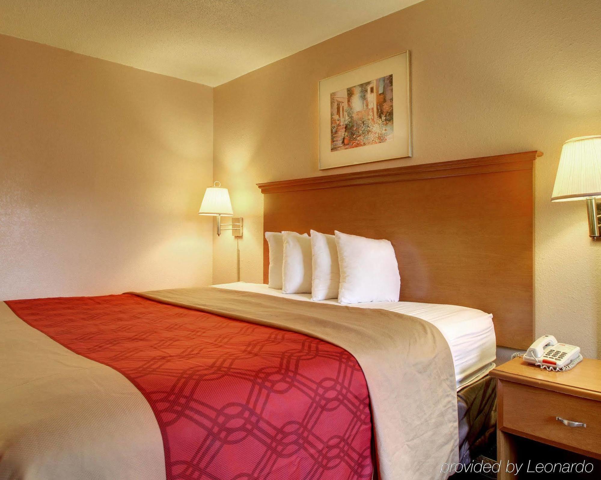 Econo Lodge North 里奇兰 外观 照片