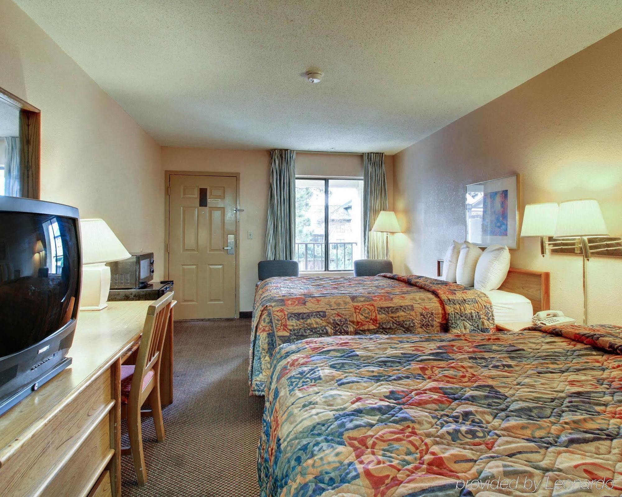 Econo Lodge North 里奇兰 外观 照片